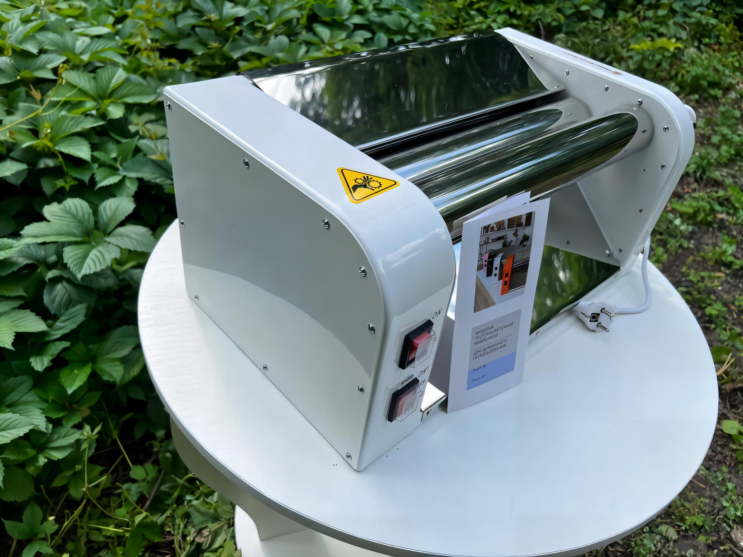 Professional small electric dough sheeter machine, 15.7" 220/110 volt, kitchen appliances, bakery equipment