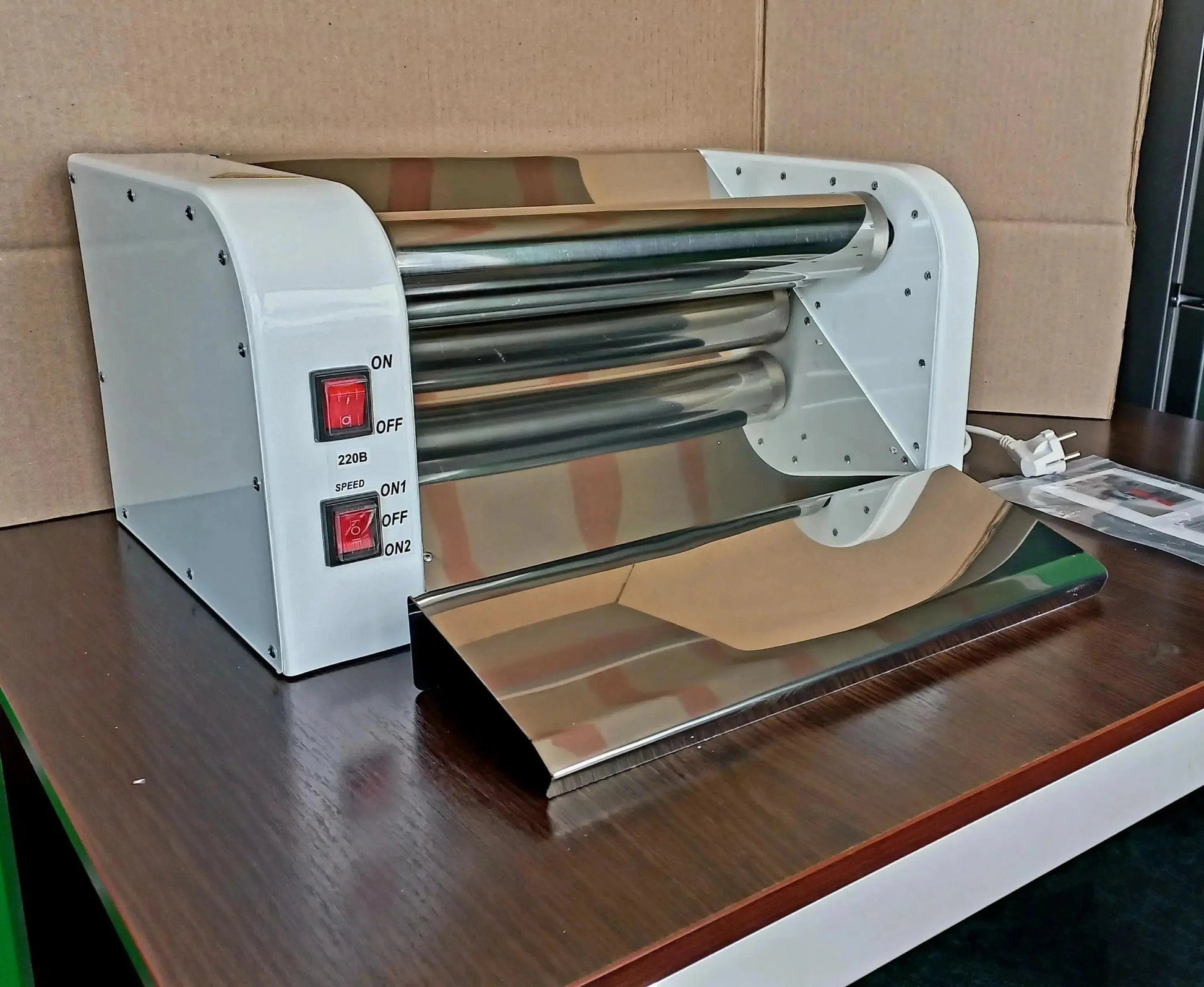 Professional electric dough sheeter machine 19,7 inch (50cm) 220 or 110 volt, stainless steel, pasta pizza roller machine for bakery & pastry UniqueDoughSheeters